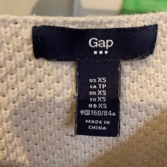 GAP Sweater - Picture 3 of 3